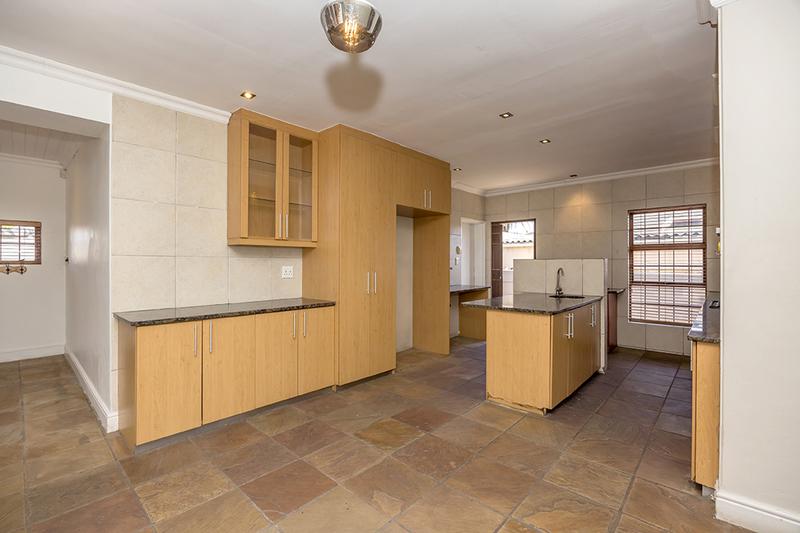 5 Bedroom Property for Sale in Bloubergrant Western Cape